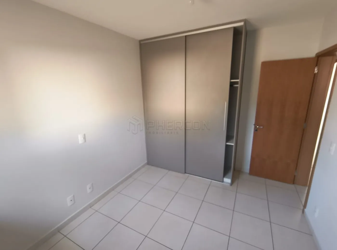 Alugar Casa / Condomínio em Sertãozinho R$ 1.500,00 - Foto 5