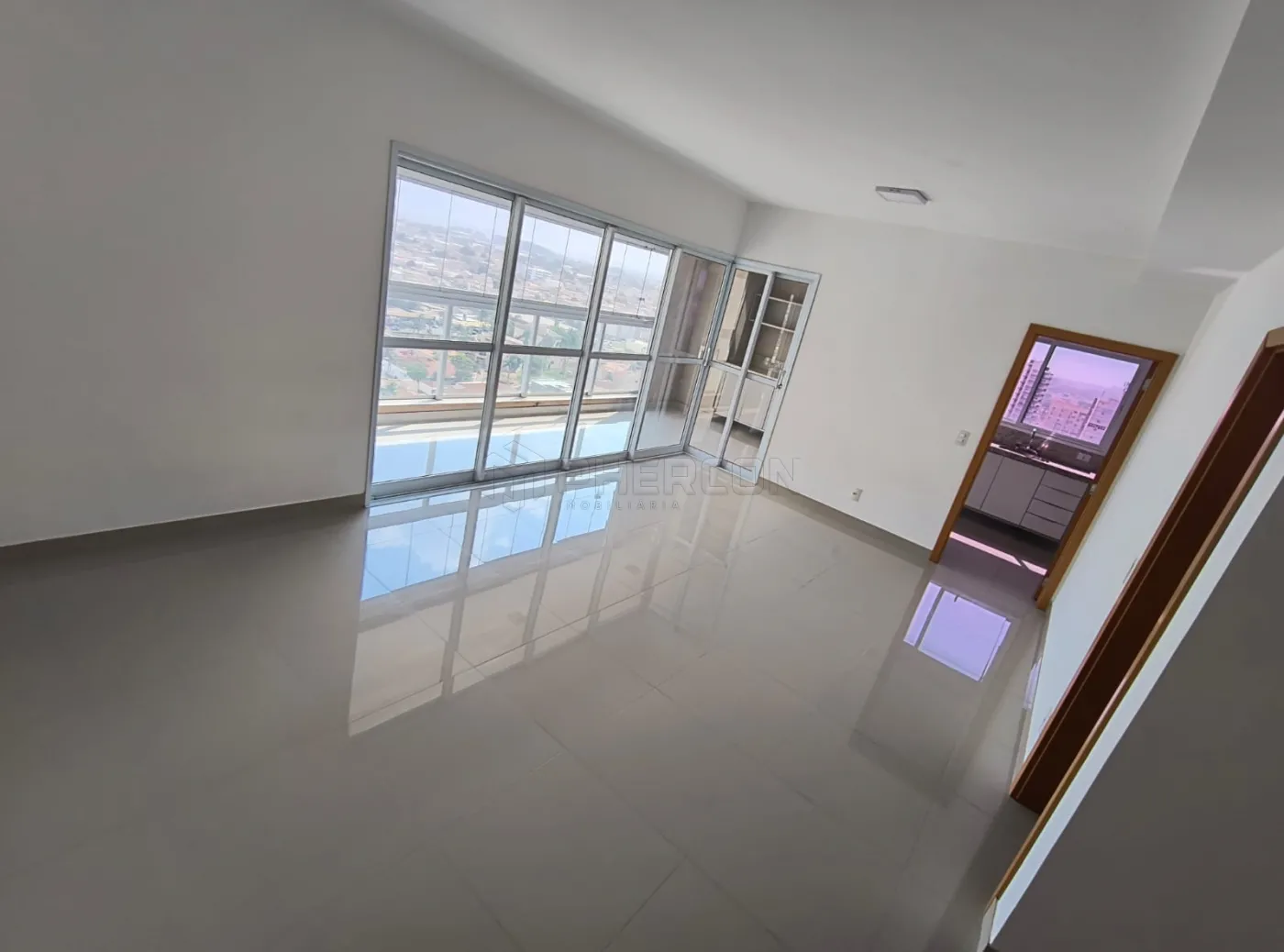 Alugar Apartamento / Padrão em Sertãozinho R$ 3.500,00 - Foto 2