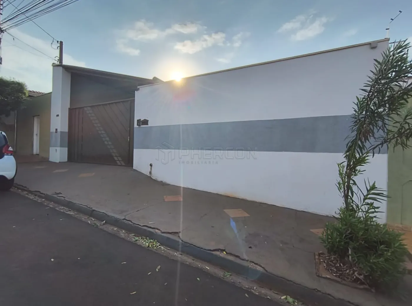 Alugar Casa / Padrão em Sertãozinho R$ 1.700,00 - Foto 1